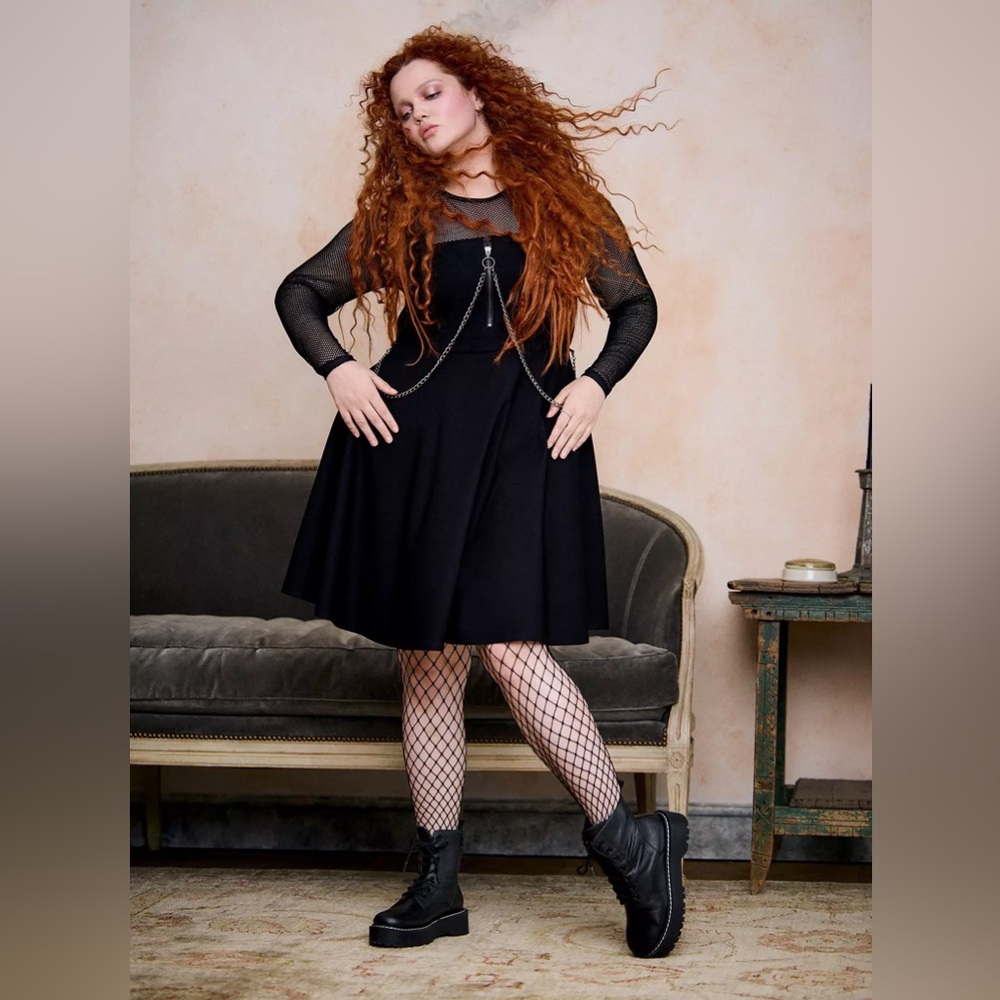 Torrid | Nightfall Chain Mini Dress - Picture 2 of 5